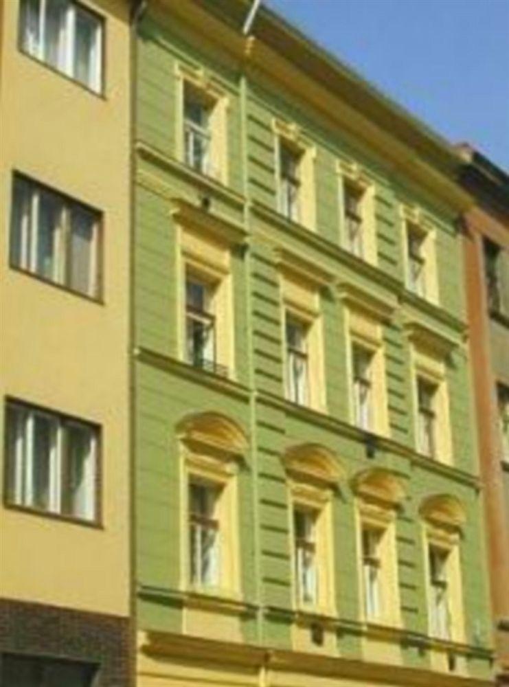 Vlkova Palace Praga Exterior foto